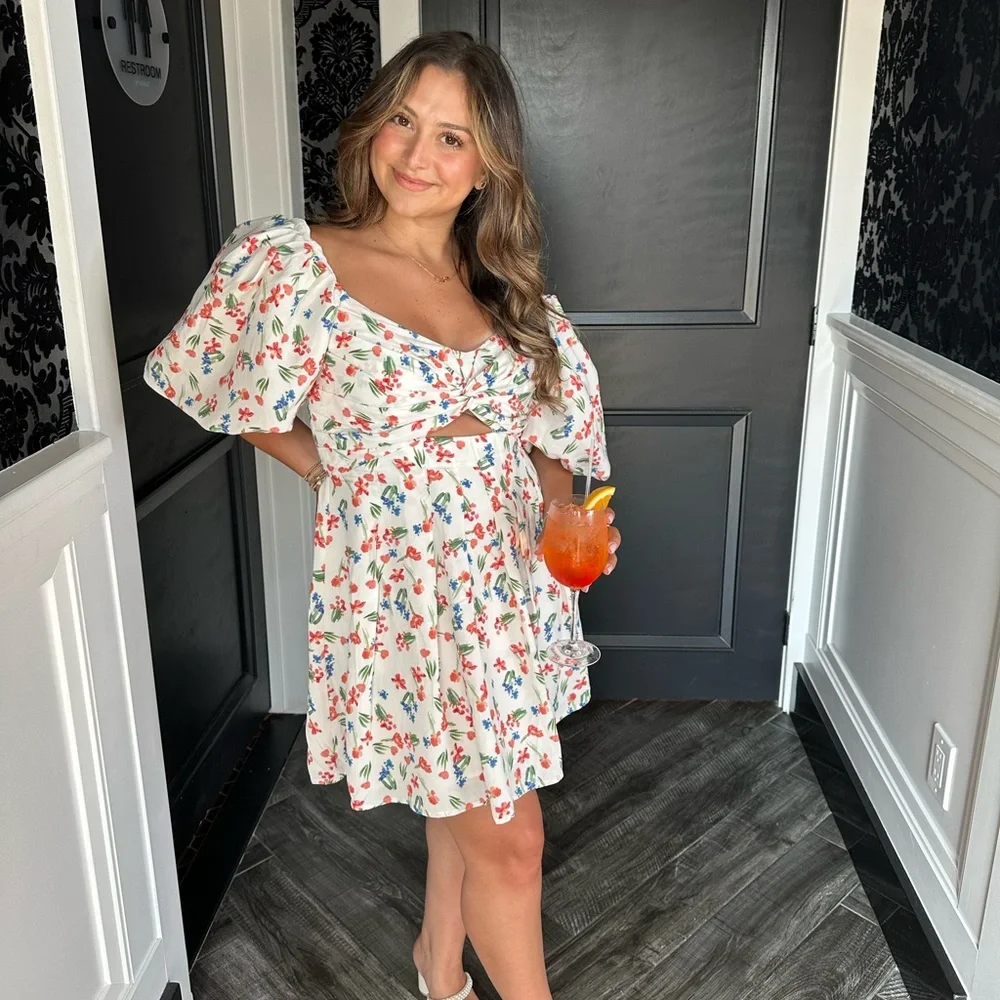 ASTR the Label Serilda Floral Puff Sleeve Pleated Minidress!! - Picture 4 of 5